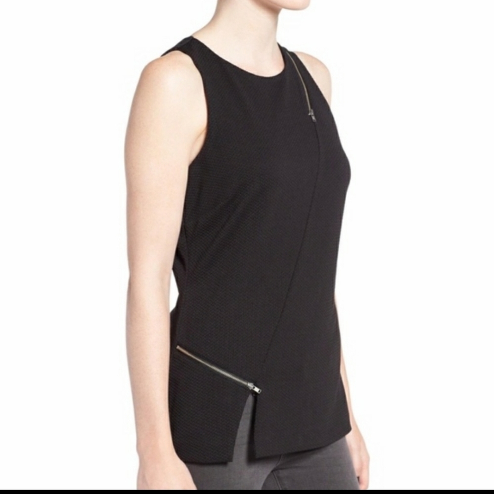 TROUVE Black Textured Asymmetrical Zipper Tank Top